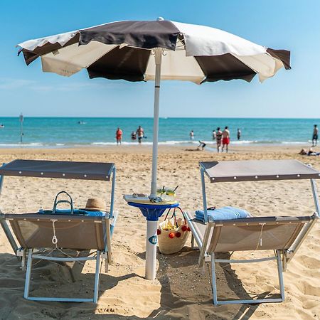 Hotel Parigi Bibione Eksteriør bilde