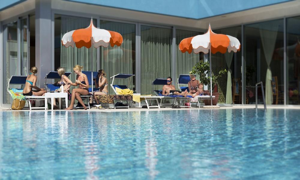 Hotel Parigi Bibione Eksteriør bilde