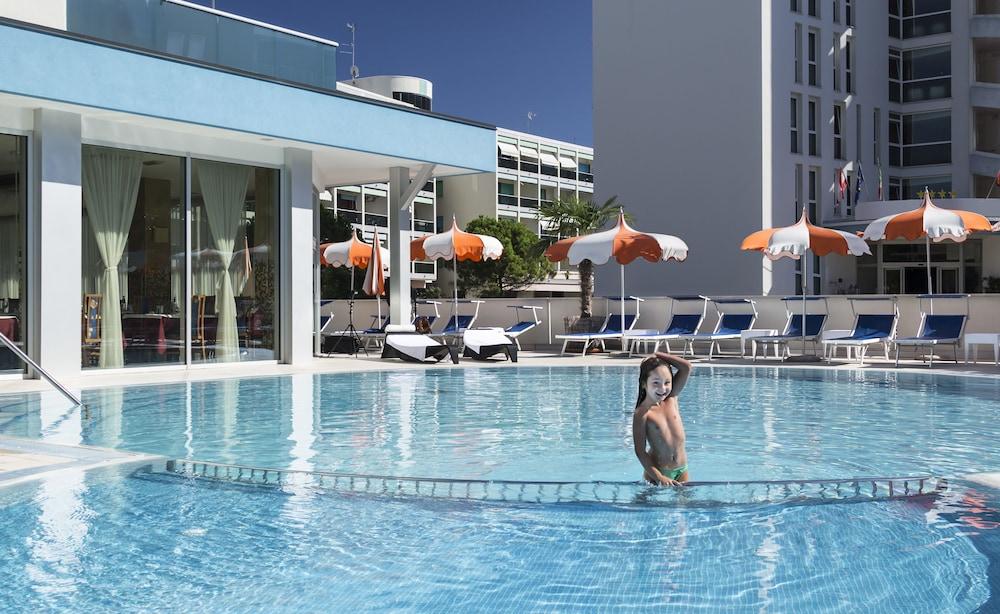 Hotel Parigi Bibione Eksteriør bilde