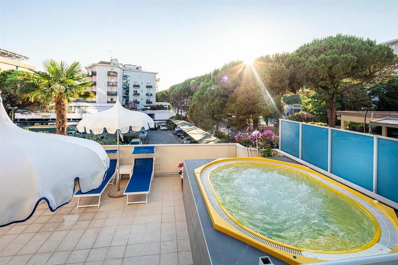 Hotel Parigi Bibione Eksteriør bilde
